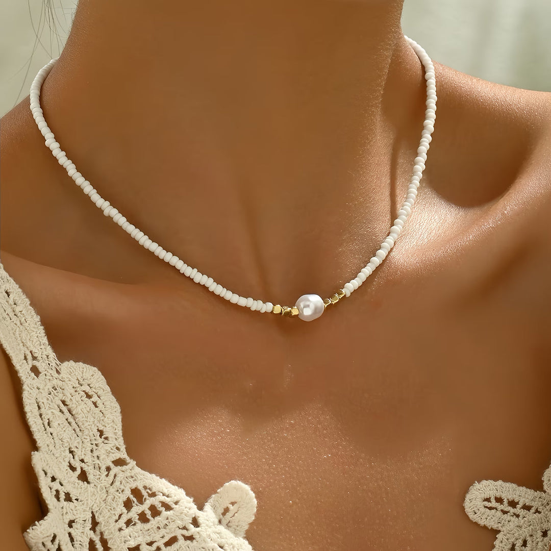 Minimal Pearl Necklace