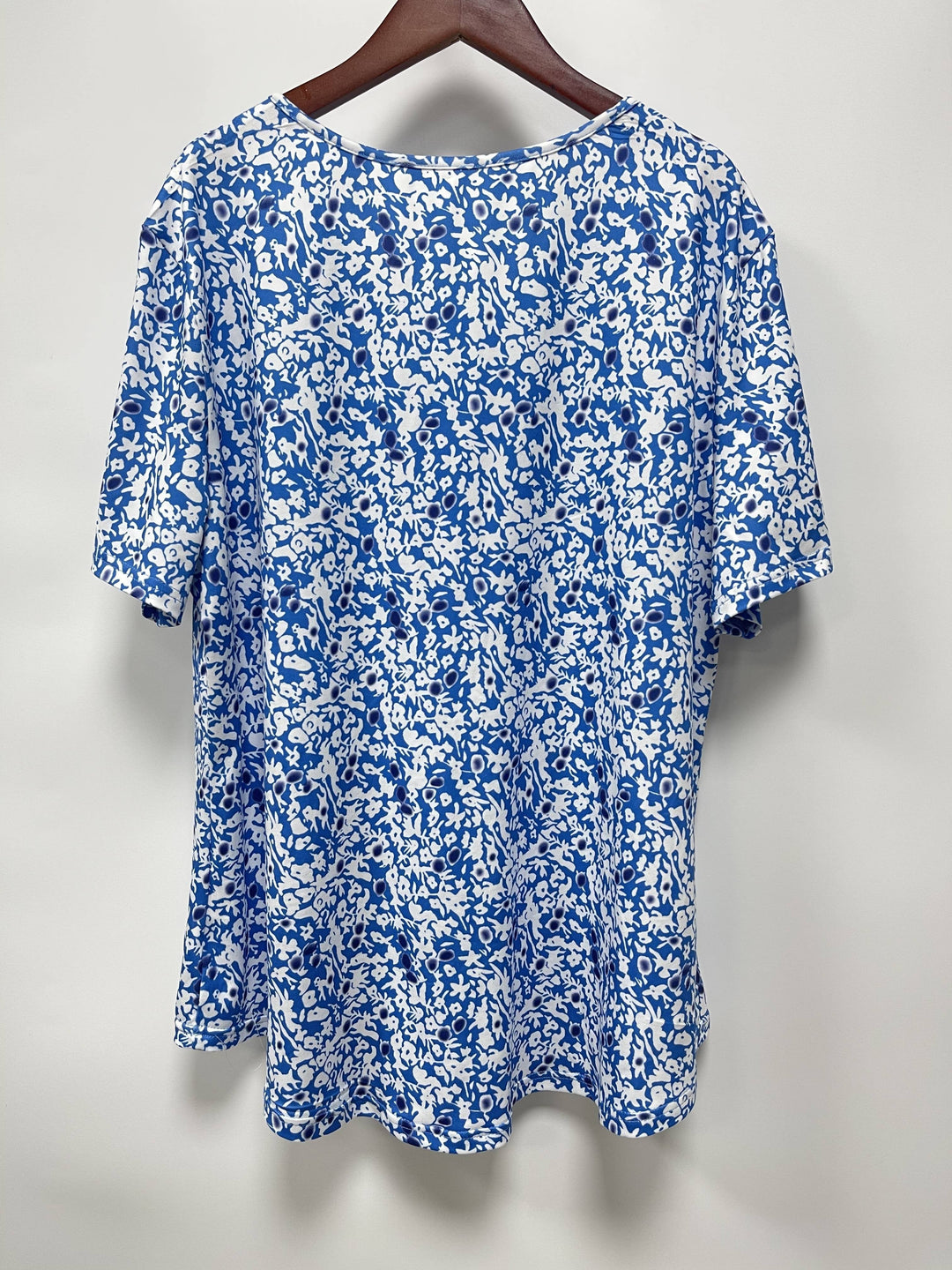 Rosalie | Relaxed Floral V-Neck Blouse
