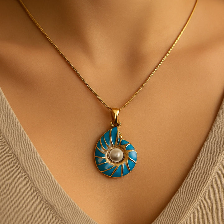 Seashell Pearl Gold Necklace